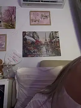 Snapshot of EvelynFrances chatting on February 15, 2025, 6:44 pm EvelynFrances online show from February 15, 2025, 6:44 pm