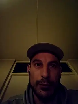 DreamDealerOficial online show from November 23, 2025, 10:42 pm