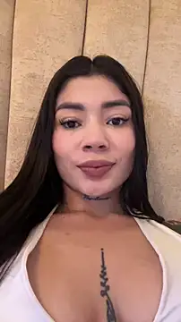 Roxanne 08 online show from April 4, 2026, 7:53 pm