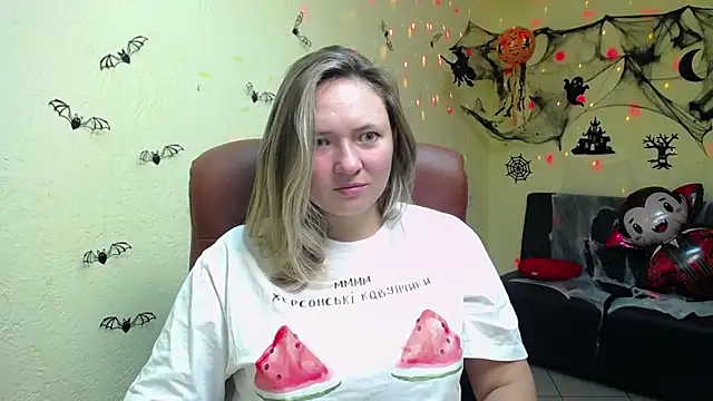 SallyVerda online show from November 3, 2025, 6:33 pm