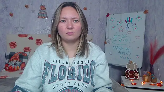 SallyVerda online show from November 19, 2025, 6:41 pm