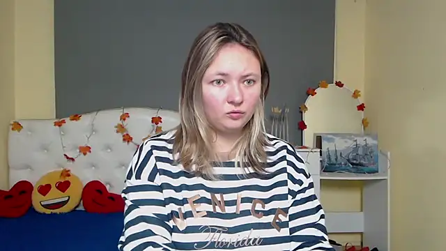 SallyVerda online show from November 14, 2025, 6:33 pm