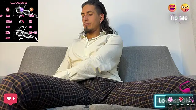 Tom blunt96 online show from November 1, 2025, 3:35 am