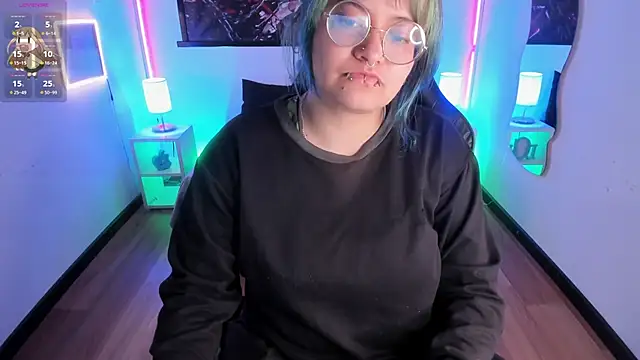 lucky-leah online show from April 3, 2026, 3:02 am