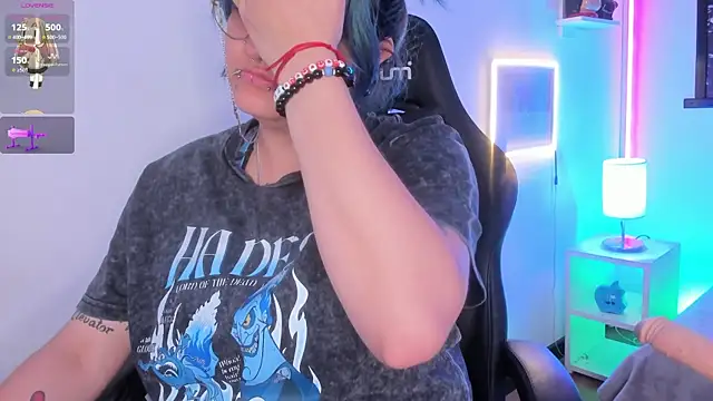 lucky-leah online show from March 22, 2026, 4:05 am