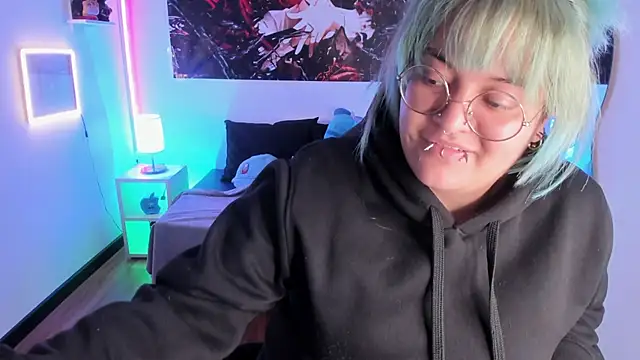 lucky-leah online show from January 15, 2026, 4:05 am