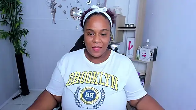 Snapshot of bbw_charlote chatting on August 1, 2026, 12:25 pm bbw charlote online show from August 1, 2026, 12:25 pm