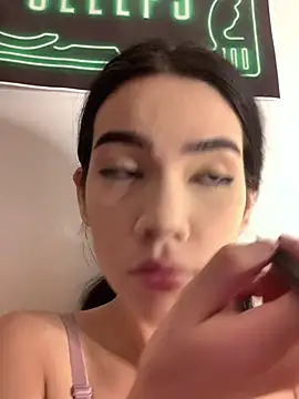 Ambar R0SSE online show from March 22, 2025, 4:45 am