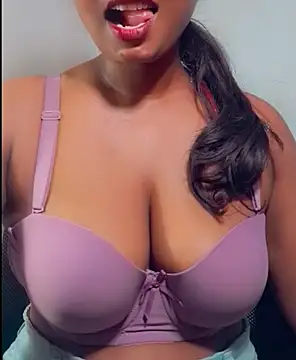 SLteena online show from March 27, 2026, 3:04 am