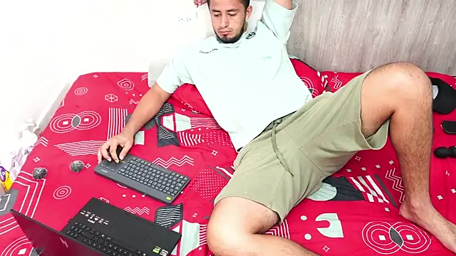 bonyclyde2203 online show from September 29, 2025, 11:27 am