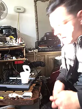 Phelyxx elgato online show from March 19, 2025, 3:40 pm