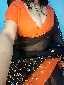 Snapshot of Dayna-36 chatting on February 20, 2025, 7:30 pm Dayna-36 online show from February 20, 2025, 7:30 pm