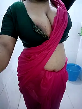 Snapshot of Dayna-36 chatting on February 19, 2025, 11:38 am Dayna-36 online show from February 19, 2025, 11:38 am