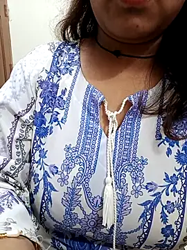 Snapshot of Dayna-36 chatting on November 12, 2025, 4:22 pm Dayna-36 online show from November 12, 2025, 4:22 pm