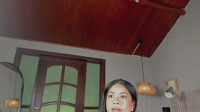 nayah   online show from December 17, 2025, 7:41 pm