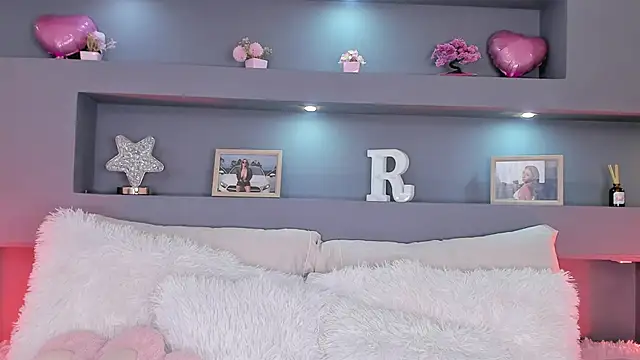 rosemonrooe online show from October 11, 2025, 3:13 pm