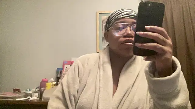 MommyConfident online show from January 10, 2026, 10:49 pm