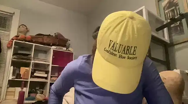 Snapshot of MommyConfident chatting on January 24, 2025, 10:32 am MommyConfident online show from January 24, 2025, 10:32 am