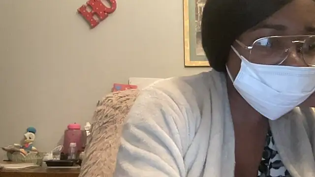 MommyConfident online show from November 7, 2025, 8:57 pm