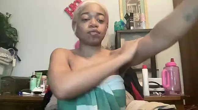 Snapshot of MommyConfident chatting on March 20, 2025, 6:53 pm MommyConfident online show from March 20, 2025, 6:53 pm