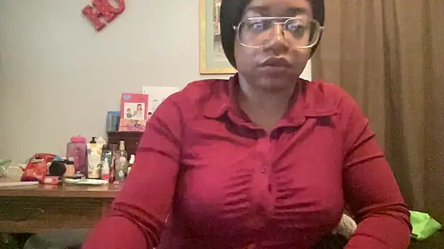 Snapshot of MommyConfident chatting on September 29, 2025, 2:44 pm MommyConfident online show from September 29, 2025, 2:44 pm