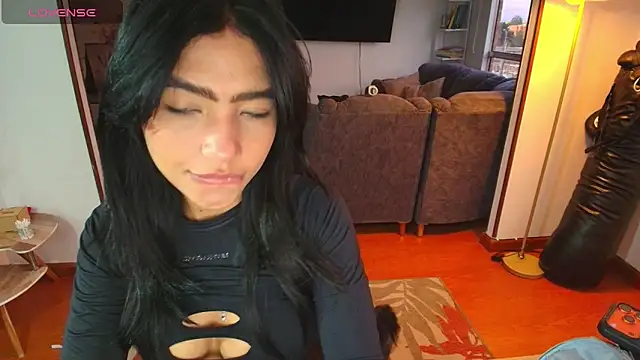 samy jonnes  online show from April 20, 2026, 11:06 pm