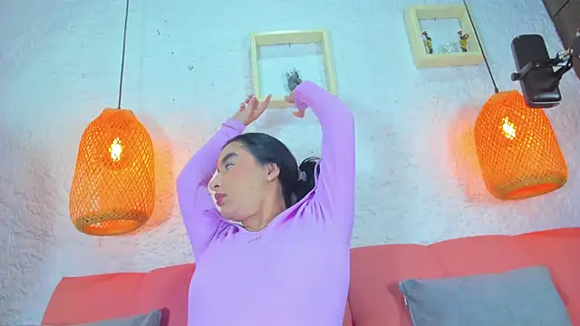 emiily s online show from November 6, 2025, 12:09 pm