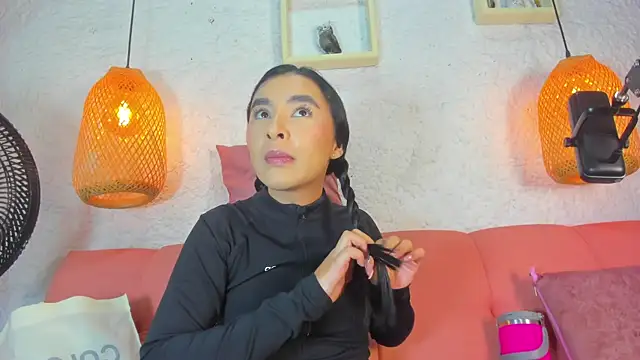 emiily s online show from November 10, 2025, 12:10 pm