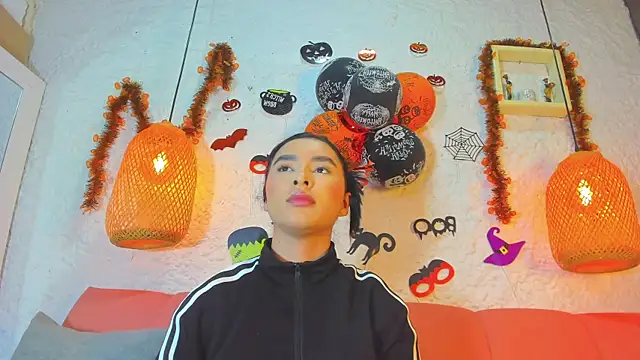 emiily s online show from October 30, 2025, 12:03 pm