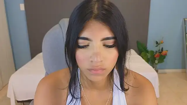 Snapshot of maiaa_ruiz chatting on October 31, 2025, 3:30 pm maiaa ruiz online show from October 31, 2025, 3:30 pm