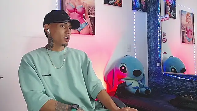 Liam lee online show from October 28, 2025, 2:38 pm