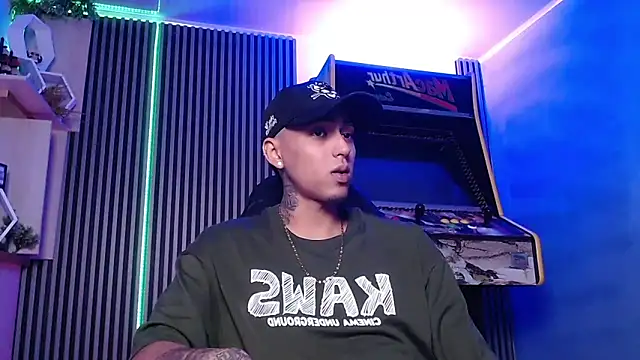 Liam lee online show from March 20, 2025, 1:37 pm