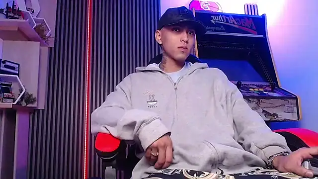 Liam lee online show from March 6, 2025, 1:24 pm