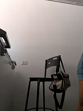 Francesca ferrari online show from January 9, 2026, 7:54 pm