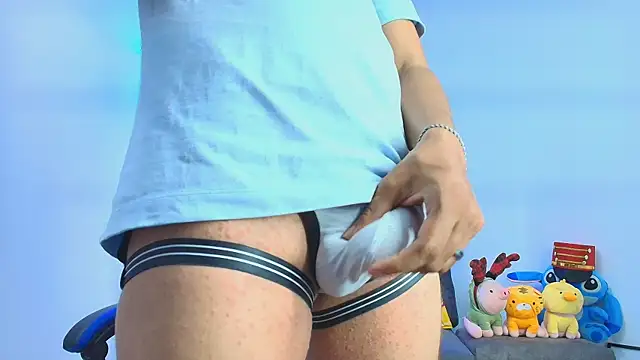 TylerWhite  online show from November 26, 2025, 3:39 am