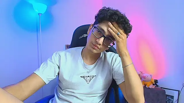 TylerWhite  online show from January 7, 2026, 3:55 am