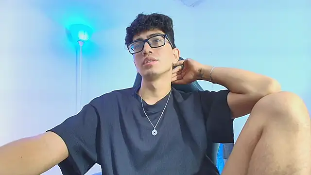 TylerWhite  online show from October 11, 2025, 1:45 pm