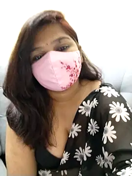 Lovely-Rose143 online show from February 18, 2025, 7:19 pm