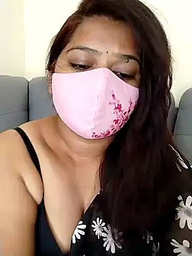 Lovely-Rose143 online show from February 18, 2025, 4:58 am