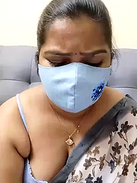 Lovely-Rose143 online show from January 4, 2025, 5:47 pm