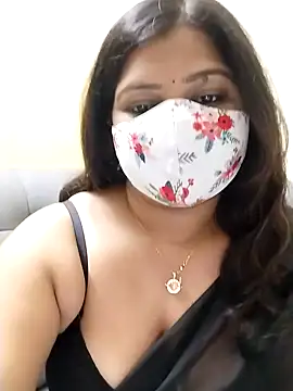 Lovely-Rose143 online show from January 2, 2025, 5:18 pm