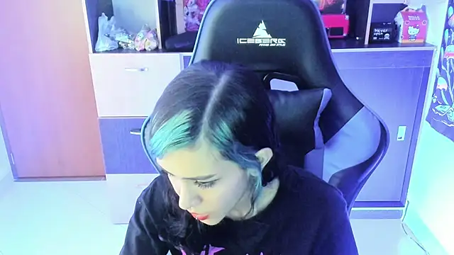 Badxbitch online show from March 25, 2026, 4:45 am