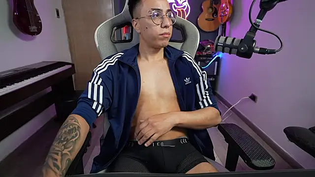 granxarma960 online show from February 13, 2025, 11:47 pm