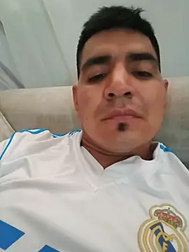 Snapshot of latino17 chatting on February 24, 2026, 11:27 pm latino17 online show from February 24, 2026, 11:27 pm