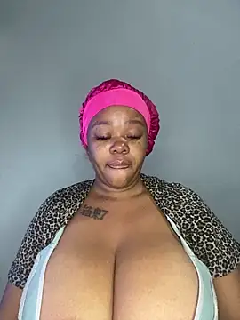 Mandy-101 online show from October 28, 2025, 5:08 am