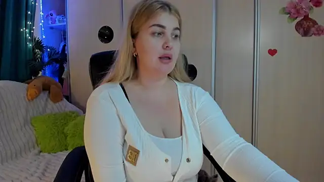 Snapshot of CoraSwon chatting on February 28, 2026, 3:22 pm CoraSwon online show from February 28, 2026, 3:22 pm