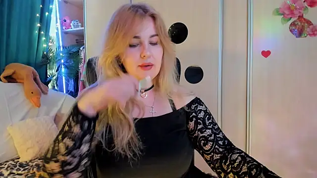 Snapshot of CoraSwon chatting on February 23, 2026, 6:58 am CoraSwon online show from February 23, 2026, 6:58 am