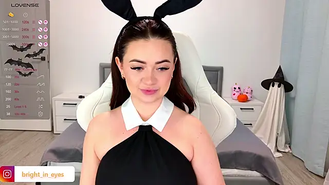 Snapshot of ariel_grand chatting on October 31, 2025, 6:10 am ariel grand online show from October 31, 2025, 6:10 am