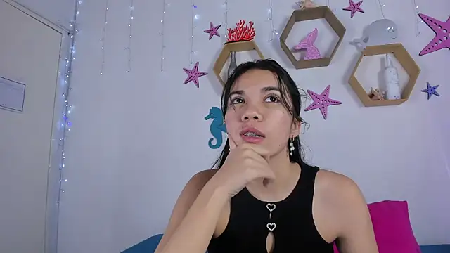 Emiily Parkerr online show from February 12, 2025, 3:07 am