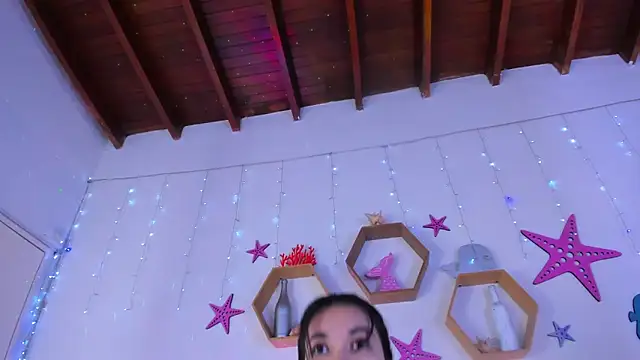 Emiily Parkerr online show from October 16, 2025, 3:04 am